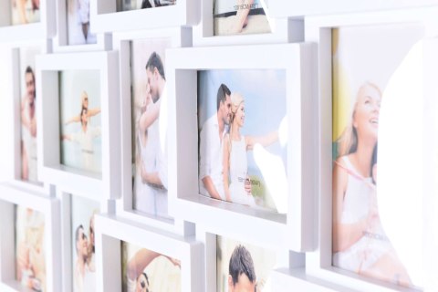 Fotoramka na 18 zdjęć Morka biała Fotoramka na 18 zdjęć Morka biała